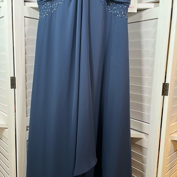 NEW NIGHT SCENE LOS ANGELES DRESS - Picture 2 of 10